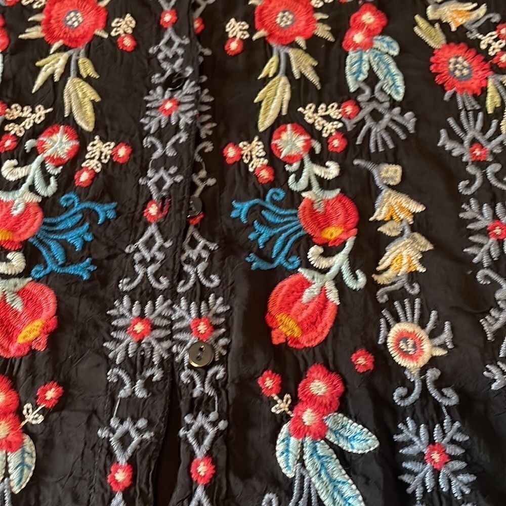 Johnny Was Woman Embroidery Blouse Top - Size: XS - Picture 5 of 7